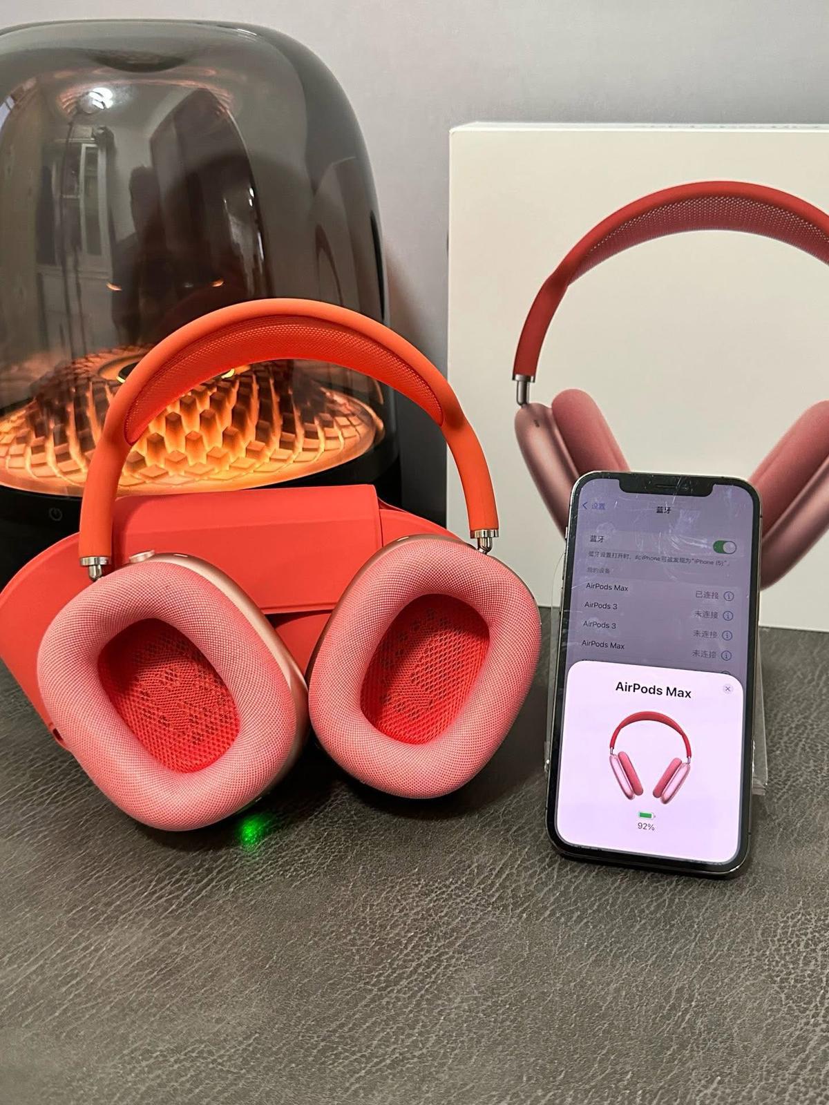 Apple AirPods Max Orange