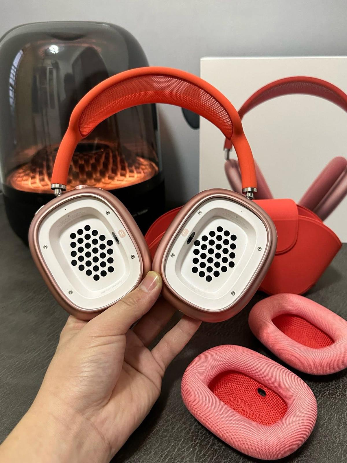 Apple AirPods Max Orange