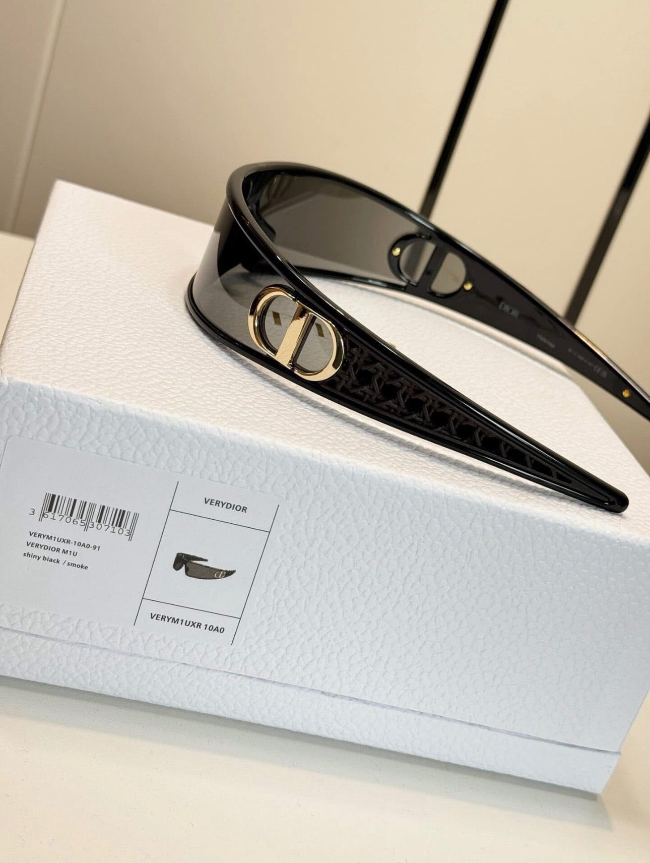 Dior VeryDior M1U mask sunglass