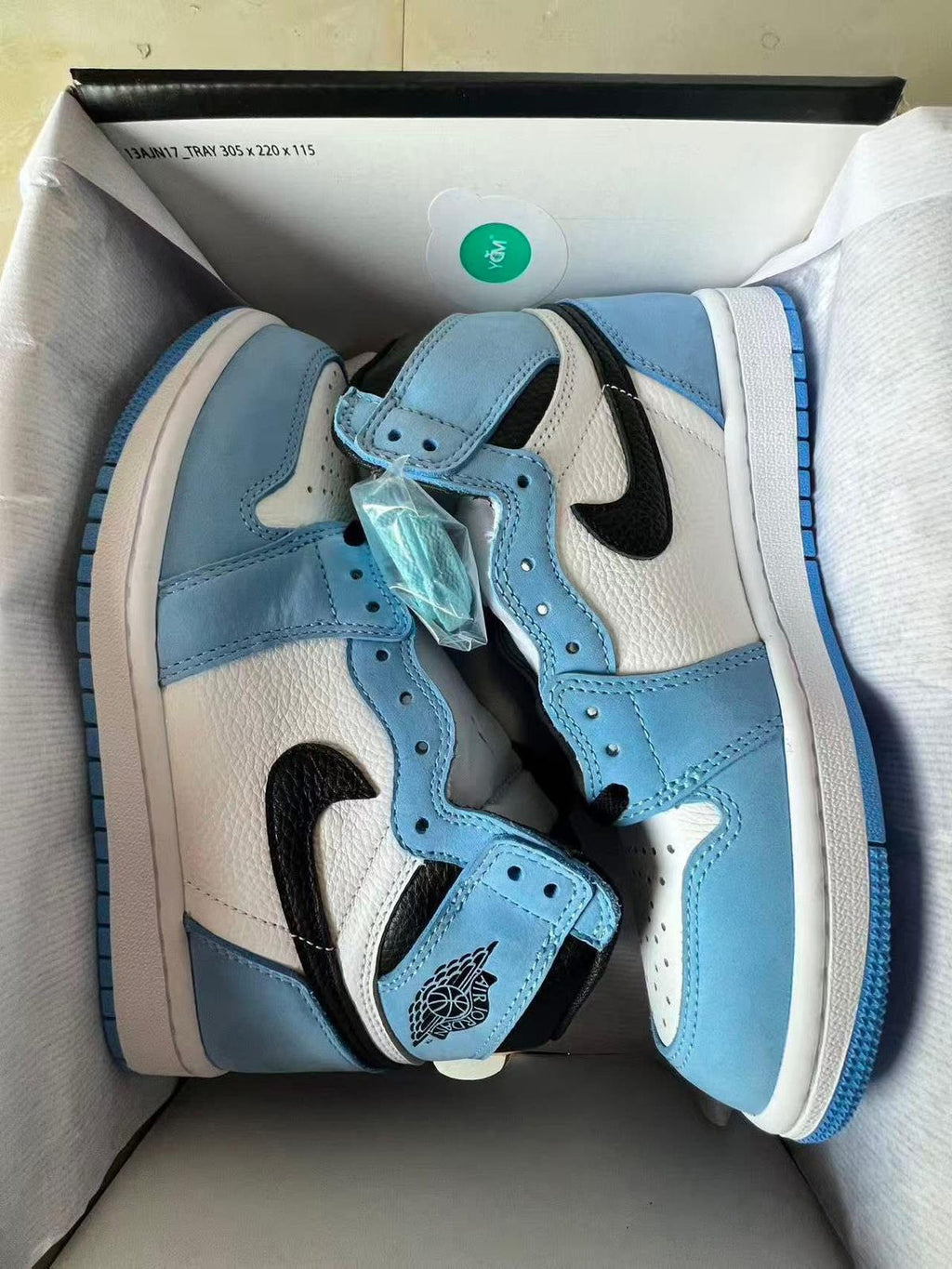 Air Jordan 1 Unc Blue for women