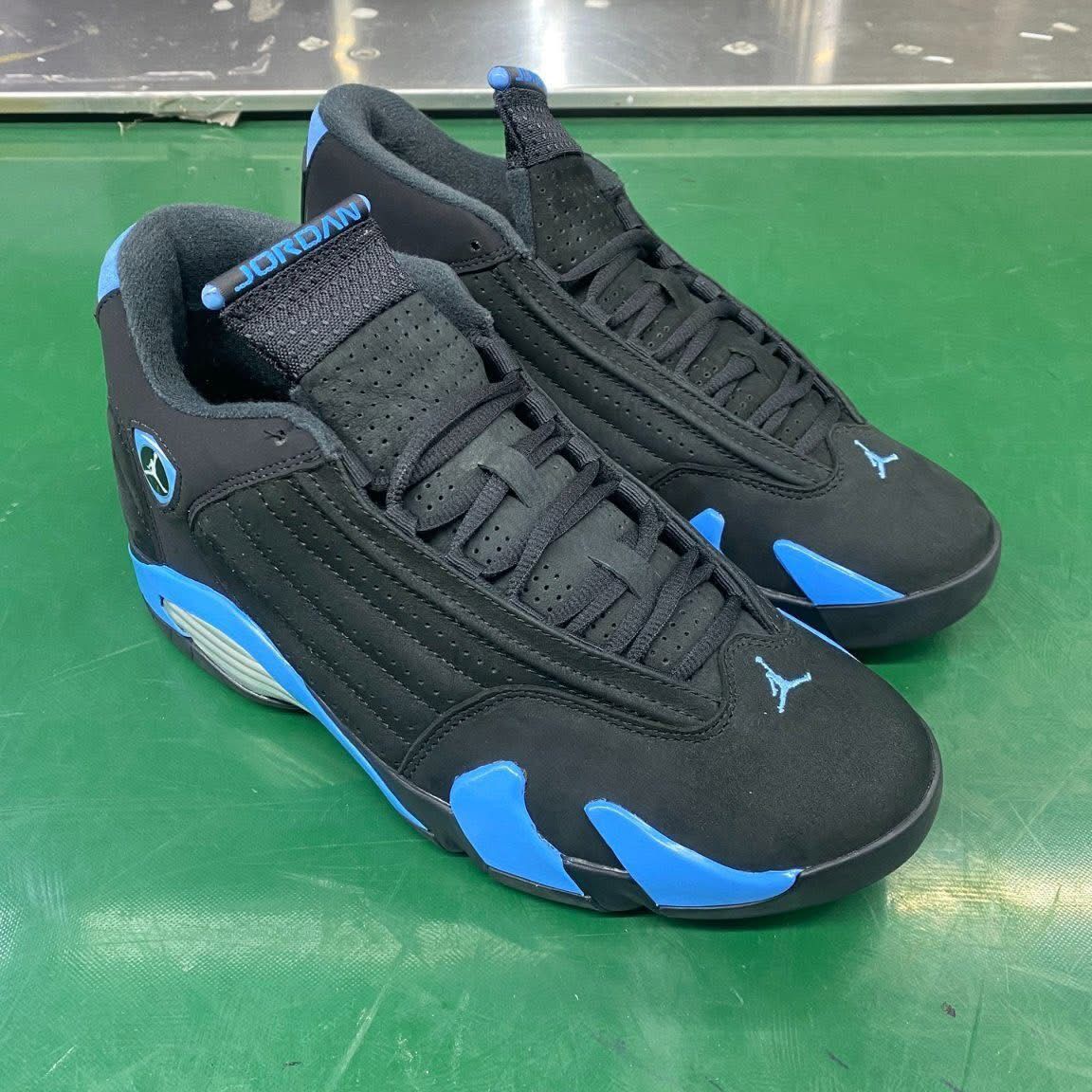 JORDAN 14 BLACK UNIVERSITY BLUE